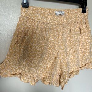 Abercrombie & Fitch Yellow Floral Ruffle-Hem Women's Shorts